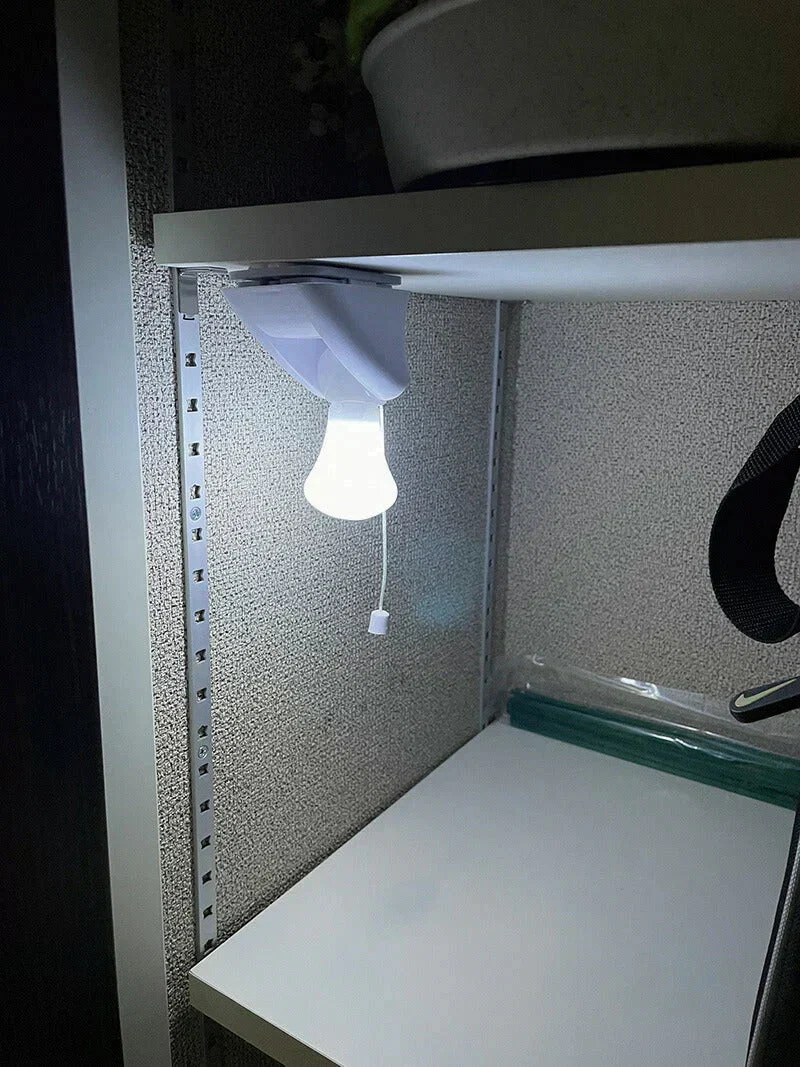 【2個組】停電時でも付く ライト LED 照明 電池式 単四電池3本 明るい  電気 クローゼット取り付け可 ベッド取り付け 隙間 スペース 電池式ひも引きライト