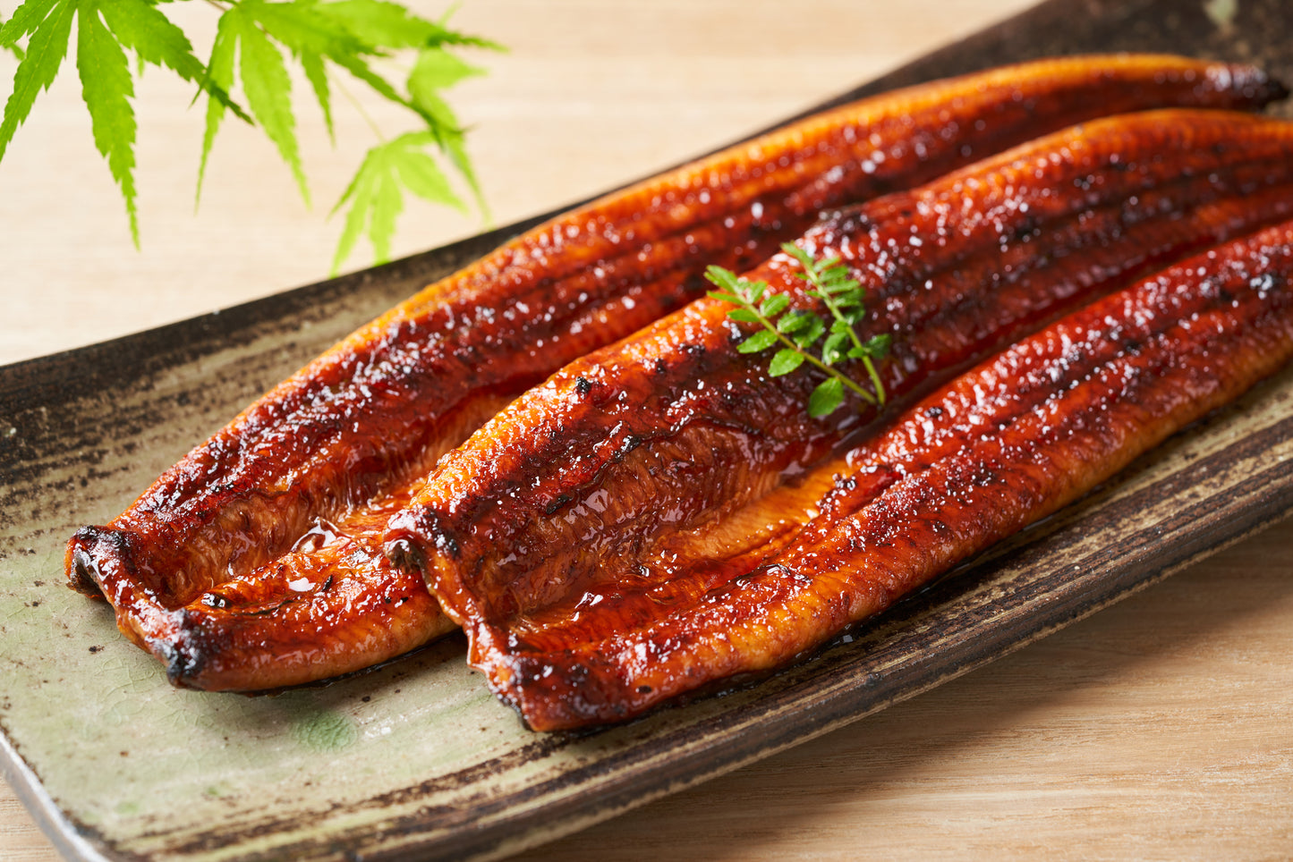 うなぎ蒲焼有頭背開き 2尾（約330g×2尾） 北海道と沖縄を除き【送料無料】