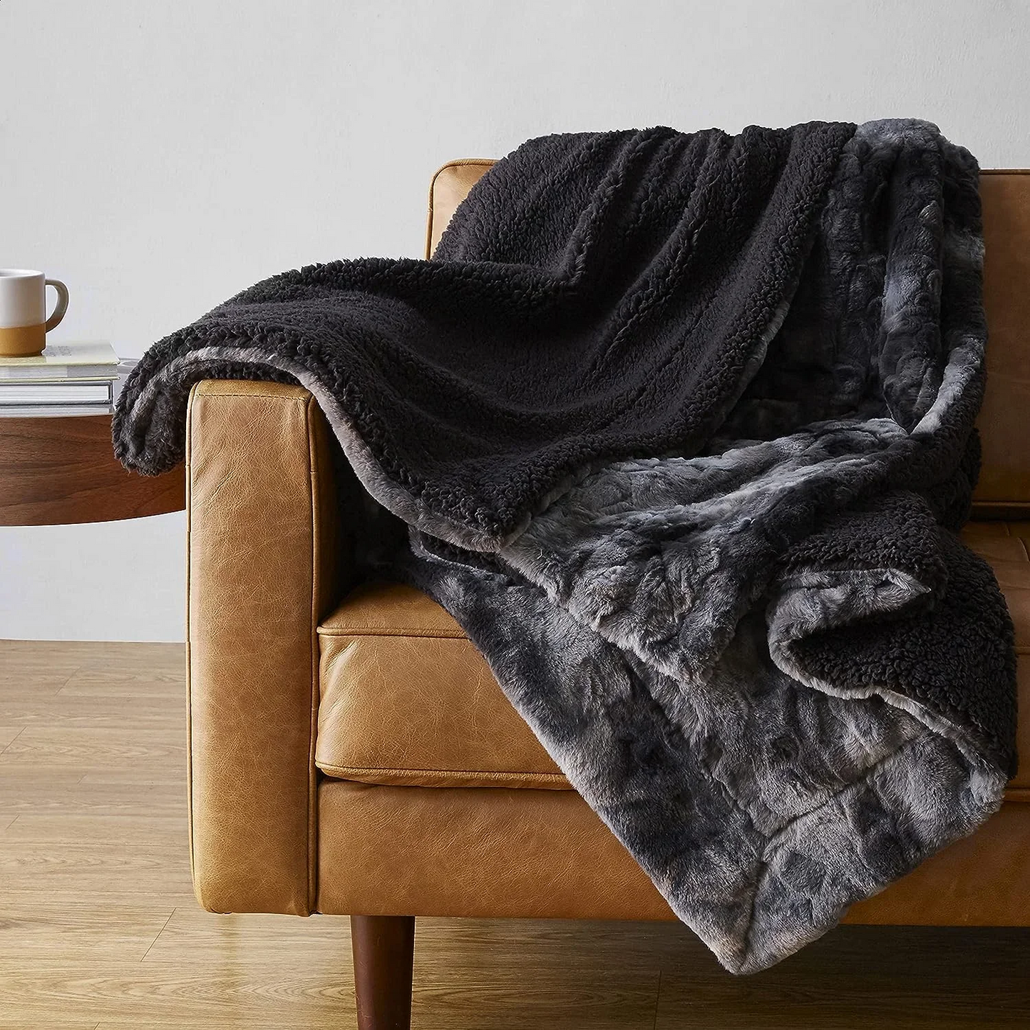 Amazonベーシック 訳あり ふわふわフェイクファーシェルパスローブランケット 152×178cm ブラック