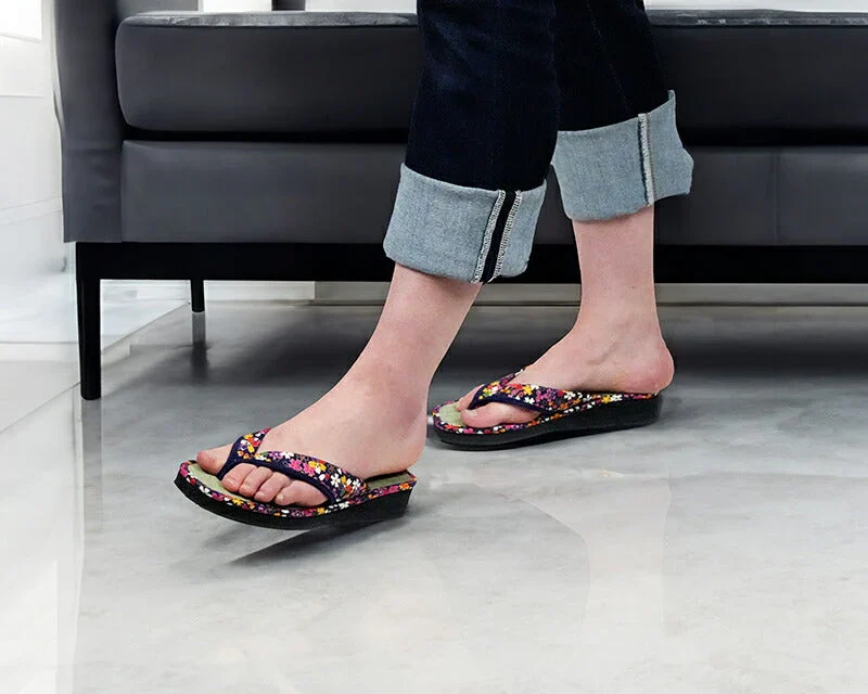 【紺 Lサイズ(24cm前後)】本畳 畳 草履 ぞうり サンダル い草 レディース 女性 M/L 大人用 和装 履物 室内 部屋履き 室外 ベランダ 歩きやすい 美脚 春夏 和風 日本製