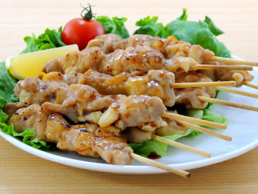 焼鳥もも串30ｇ（スチーム済）300本入り（50本×6箱） 【業務用 冷凍食品 スチームもも串 焼き鳥 加熱済み イベント 祭り パーティー アウトドア BBQ おつまみ 屋台】