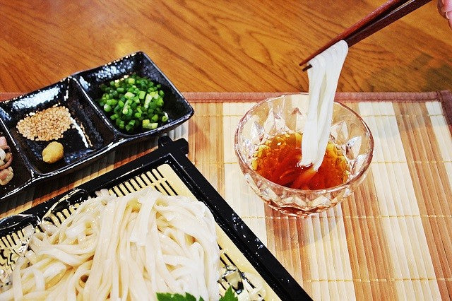 ざるうどん　お取り寄せ　九州ざる饂飩　210g×4袋　たっぷり　約8人前 セット 平打ち麺　つるつるモチモチ食感　熟成うどん麺　お試しグルメギフト