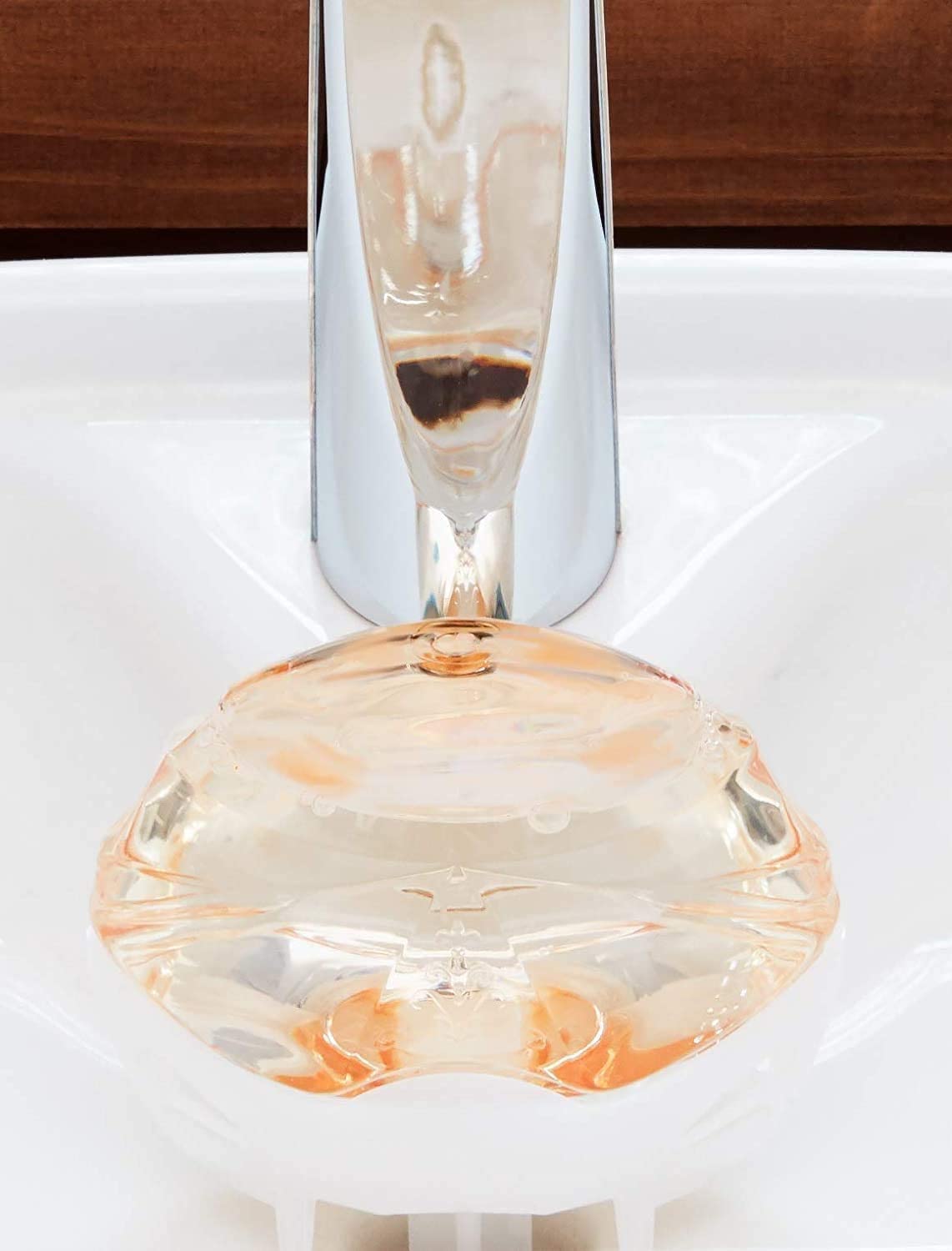 ブルーレット　プレミアムパフューム　つけ替用　ホワイトフローラ 容量70ML 小林製薬 芳香剤・タンク