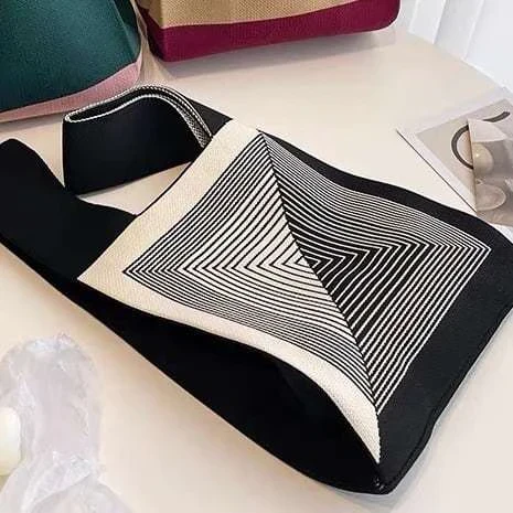 ミニトート トートバッグ インスタ 黒 韓国 かわいい 北欧 ニットバッグ ジャガード