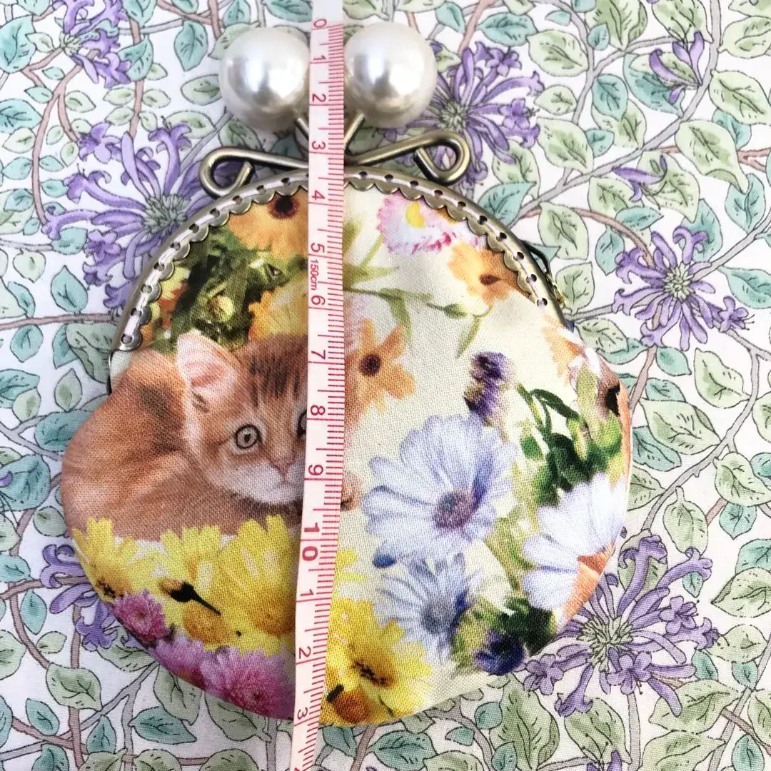 ねこ がま口 財布 子猫 猫雑貨 小銭入れ　こねこ　チャトラ　花柄　ガマ口