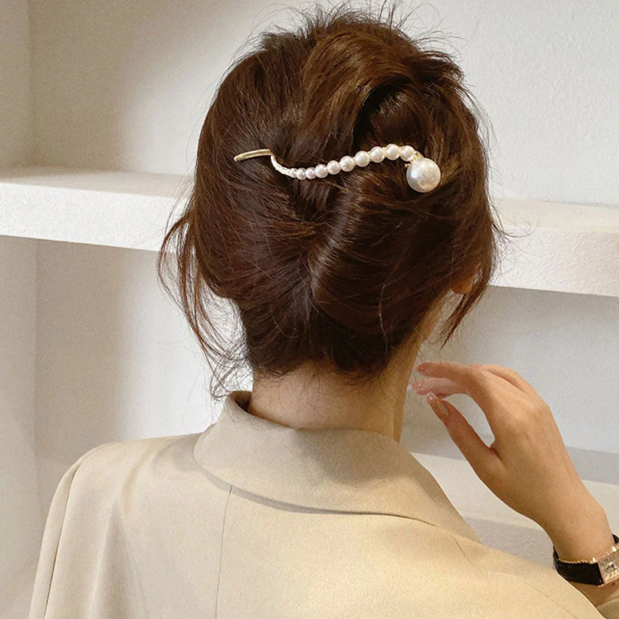 (ホワイト)キラキラヘアピン クリップ 花 パール付き ヘア留め ヘアアクセサリー ヘア爪 クランプ かわいい オシャレ 髪飾り 大人 春夏秋