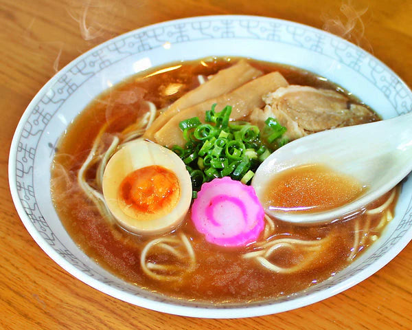 中華そば味2人前 人気の醤油ラーメン 関東風濃口醤油ニンニク風味 鶏ガラ本醸造醤油 本場九州 お試しセット ご当地 メール便 保存食 非常食 まとめ買い お取り寄せ