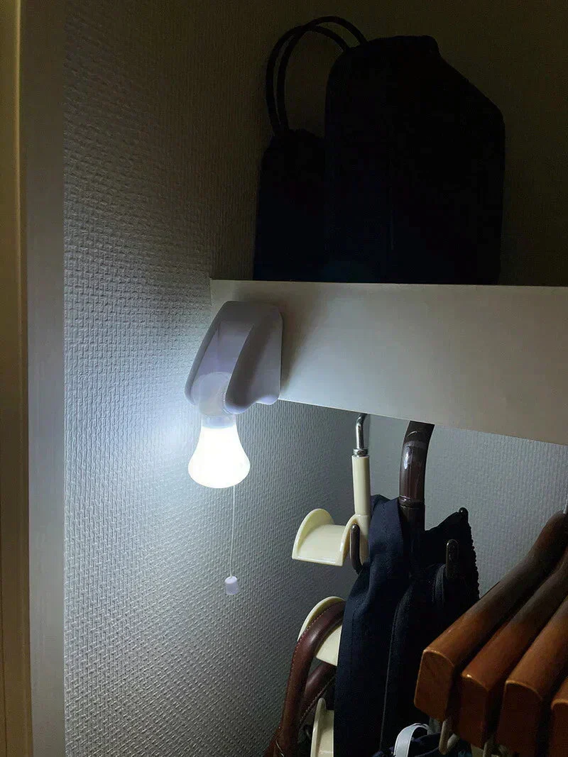 【2個組】停電時でも付く ライト LED 照明 電池式 単四電池3本 明るい  電気 クローゼット取り付け可 ベッド取り付け 隙間 スペース 電池式ひも引きライト