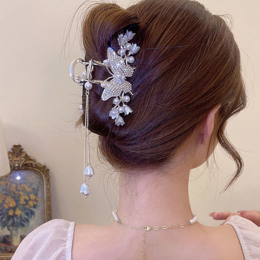 (A)ヘアクリップ  髪留め 髪飾り バレッタ フラワー 蝶ヘアアクセサリー オシャレ上品　パーティー飾り ゆらゆらチェーン付き