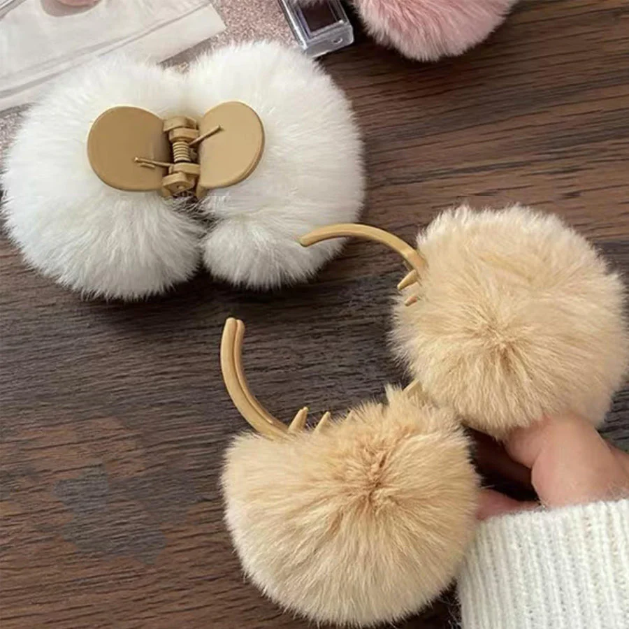 (ベージュ)ヘアクリップ モコモコ　ファーバンスクリップ ヘアアクセサリー  韓国 ボア バレッタ 秋 冬 レディース ボリューム 大きめ 髪飾り 髪留め