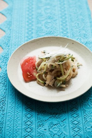 ぷるんぷあん 乾燥糸こんにゃく200g (50g×4) ４袋 トレテス ダイエット 食物繊維 無農薬 無添加 ヘルシー 麺 長期保存 便利