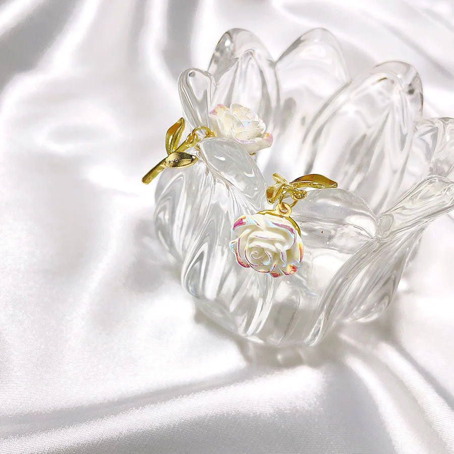 ピアス レディース  揺れる 花 人気アクセサリー
