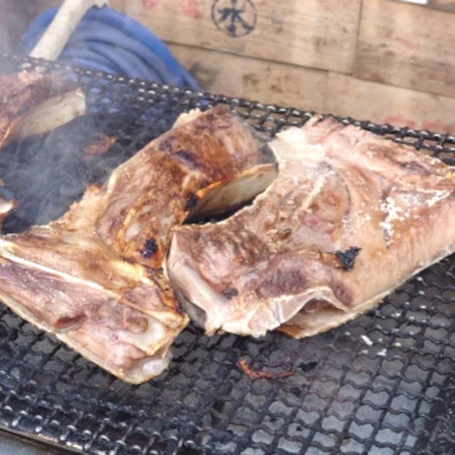★マグロのカマ　約4kg（4～6個）豊洲加工