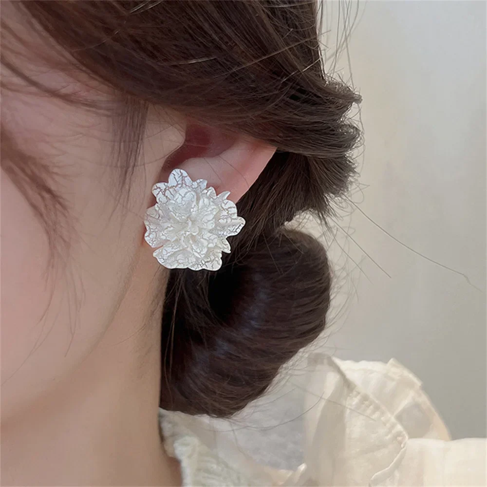 ピアス レディース フラワー 花 アレルギー対応 大ぶり おしゃれ 大きい 韓国  メッキ シンプル 大きめ 大きい 上品 かわいい