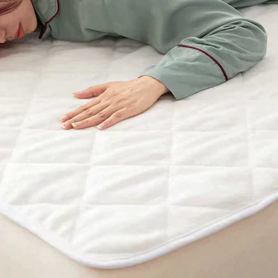 【ブルー　100×200cm】敷きパッド 秋冬 あったか フランネル リバーシブル シングル 100×200cm  ポリエステル 無地 防ダニ 抗菌 防臭 暖かい 軽い おしゃれ オールシーズン 洗える 新生活 送料無料 敷きパッド インテリア 洗える 丸洗い カバー 肌触り抜群 とりつけ簡単 軽い おしゃれ 洗濯OK お手入れ簡単 春夏秋冬 オールシーズン 送料無料 ゴムバンド付き 寝具 ベッドパット 敷きパット 敷パット 敷パッド