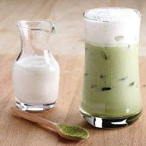 西尾の抹茶グリーンティー 180g袋入 - 牛乳で割れば甘くて美味しい抹茶ラテ