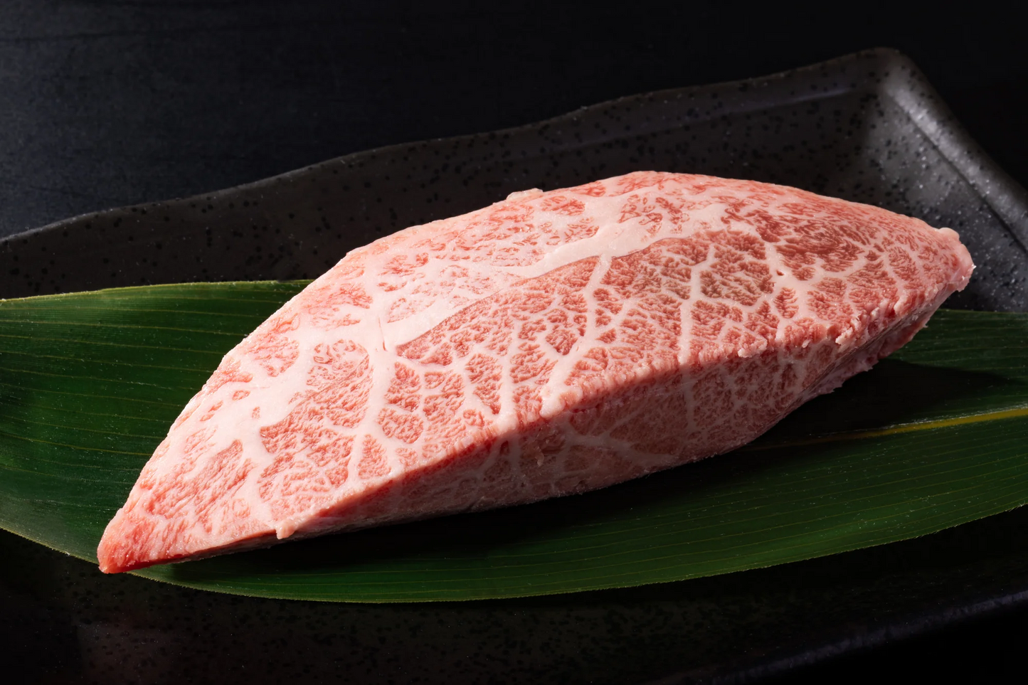 九州産黒毛和牛ミスジステーキ　500ｇ（100ｇ×5ｐ）　超希少部位　牛肉 ギフト 送料無料 焼肉　 冷凍 　業務用　お手軽 お取り寄せ お取り寄せグルメ 北海道と沖縄を除き 【送料無料】