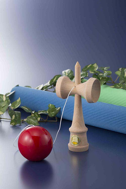 日本けん玉協会認定 昔なつかしけん玉 [ 日本製 けんだま おもちゃ 山形 KENDAMA 昭和 孫 インドア スポーツ 天然木 日本製 国内産 国産 ]