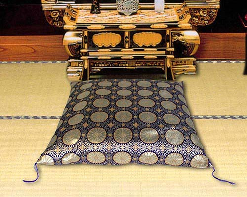 金襴座布団カバー《丸菊》八端判 [ 座布団 カバー 座布団カバー 八端判 59×63cm しっかり生地 丸菊 菊 花柄 和室 和風 和柄 仏前 仏前用 仏間 法事 法要 お盆 ざぶとん 手洗い 日本製 ]