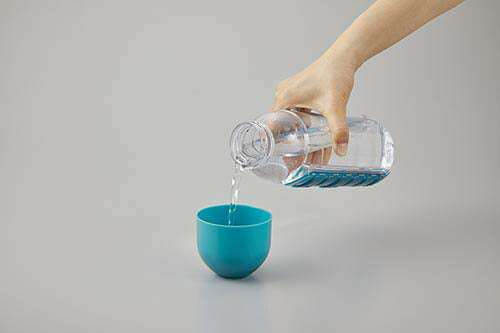 【レッド】ピルケース 1週間 おしゃれ お薬ケース付ボトル 水筒 600ml 携帯用 旅行