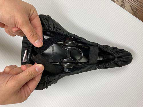 サドルカバー 痛くない スポーツ マウンテンバイク 自転車 ストレッチ ブラック 汚れ防止 防水 川住製作所 KW-239 / サドルカバー フィットスタイル