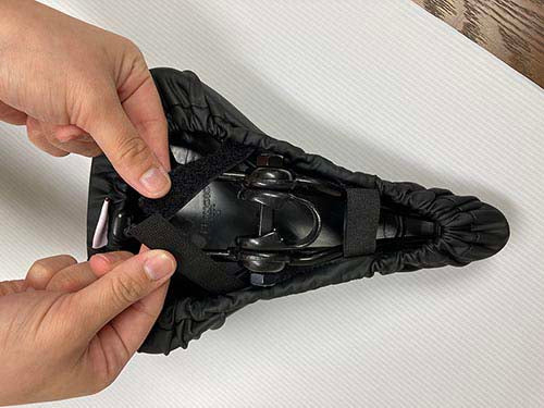 サドルカバー 痛くない スポーツ マウンテンバイク 自転車 ストレッチ ブラック 汚れ防止 防水 川住製作所 KW-239 / サドルカバー フィットスタイル