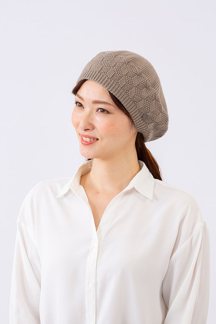 【ベージュ】ヒロココシノ　編み柄入ニットベレー帽 ブラック ワイン レッド ベージュ レディース 大きめ 帽子 春夏 秋冬 夏用 お出かけ おしゃれ ギフト 母の日 敬老の日