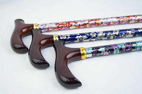 【レッド】天然木グリップ 伸縮式 花柄ステッキ レッド ブルー ブラック 中嶋次郎商店 SGマーク 杖 おしゃれ 女性 レディース 折り畳み 折りたたみ 軽量 300g 伸縮調節