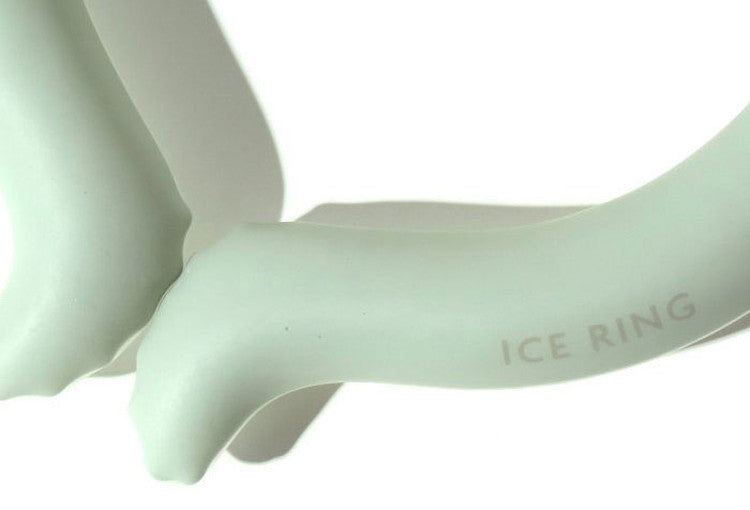 (ライトグレー)ICE RING アイスリング ネッククーラー 結露しない 繰り返し使える オトナ A3Y4022 Mサイズ suo クールリング 保冷剤 暑さ対策 大人用 おとな用(代引不可)【メール便】【送料無料】