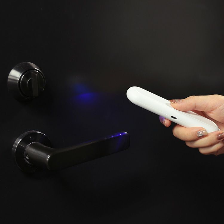 【限定クーポンで5%OFF！】【メール便】充電式 UV除菌ライト MO-T005 plusmore