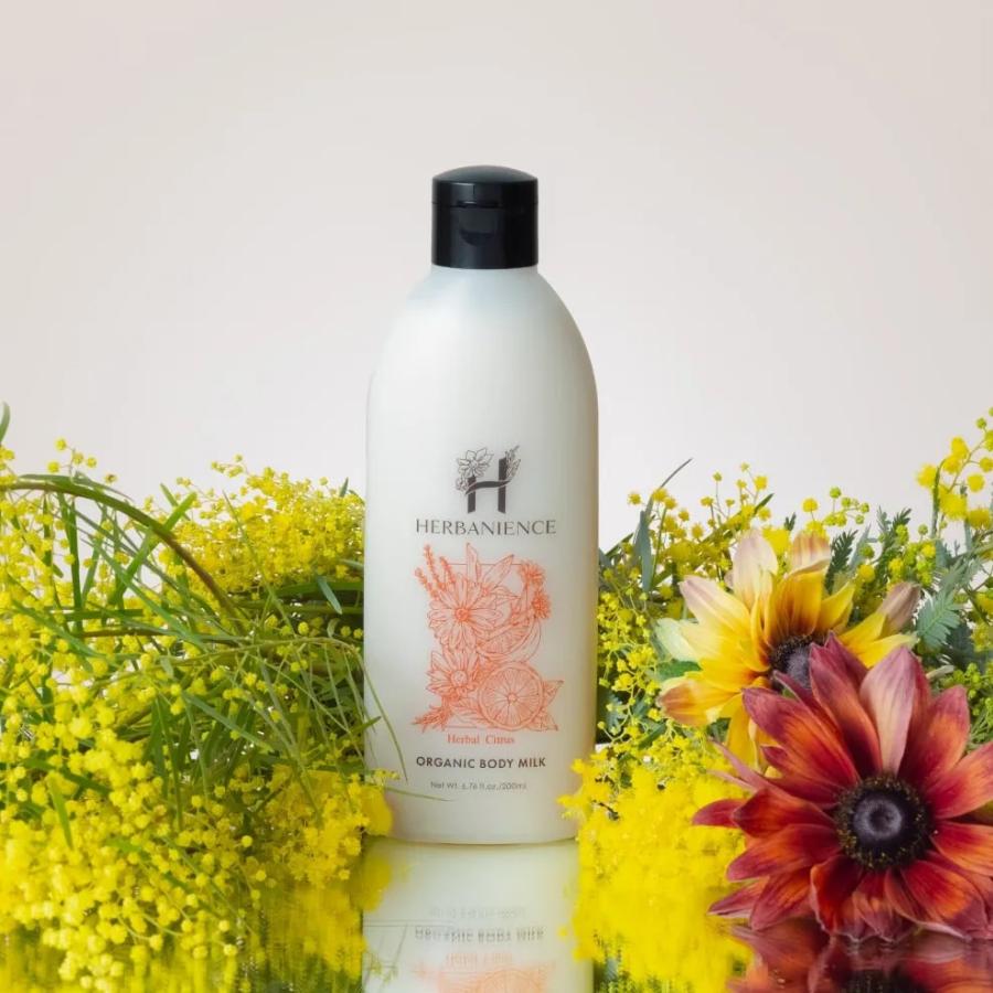 さくらの森【公式】 ハーバニエンス ボディミルク 1本200mL 乾燥 保湿 ボデーケア ハーブウオーター オーガニックオイル 和三宝糖蜜 ミネラル アミノ酸 酒粕 美肌 マンダリンクリア