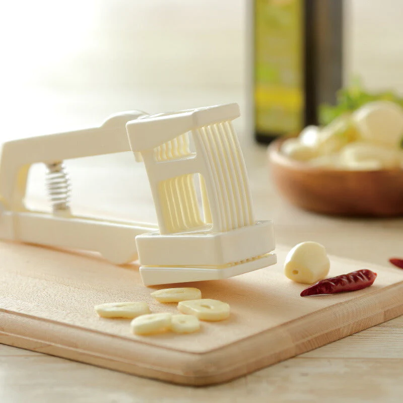 にんにく一発スライサー ニンニクおろし器 にんにく飯 便利グッズ にんにくスライサー 時短料理 ガーリックスライサー キッチングッズ  調理器具 キッチン便利グッズ