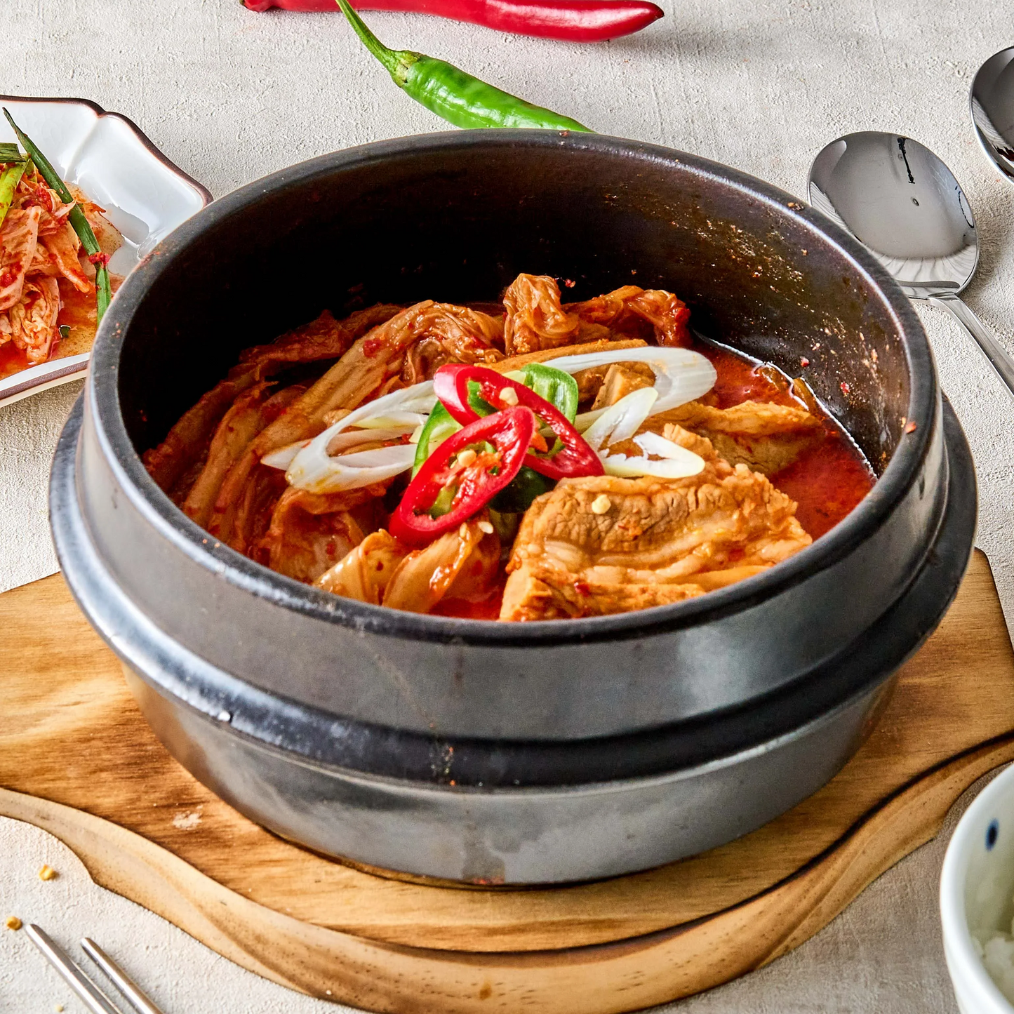 キムチチム(キムチチム、キムチ、豚肉、韓国料理、韓国商品、韓国、韓国食べ物、韓国食材、ミールキット、食材宅配、冷蔵食品、料理キット、食材セット、お試し)