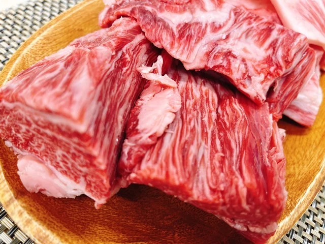 【肉の日】【100gあたり288円】【当店売上No.1👑】黒毛和牛サーロインすじ 1kg 牛すじ