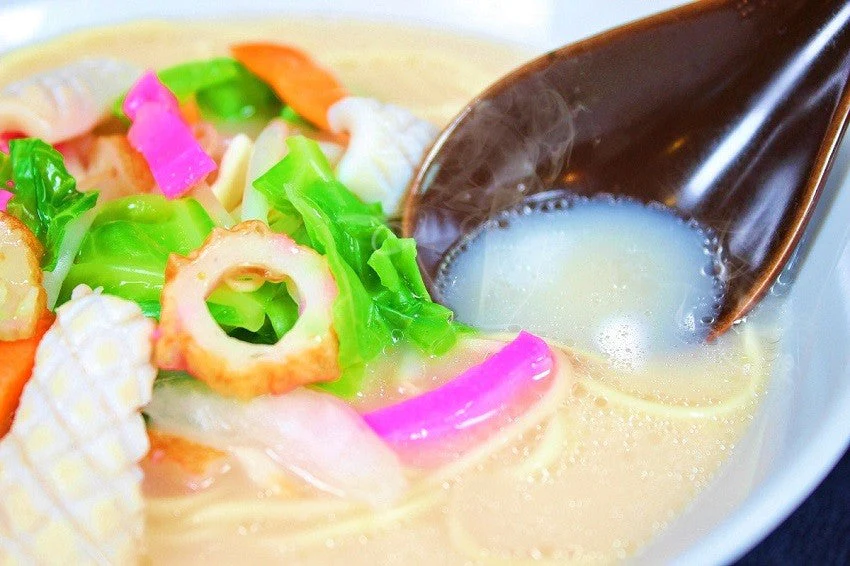 【100円シェア買い】本格九州コクちゃんぽん　2人前 魚介の旨味と豚骨スープ 昭和の食堂風チャンポン 本場九州 お試しセット ご当地 メール便 保存食 非常食 まとめ買い お取り寄せ【ご新規さんとシェア買い】