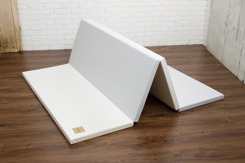 カラズマット 120×200cm グレー プレイマット 赤ちゃん ベビー おしゃれ 120 200 4cm ノンホルム 防炎 フロアマット 4段 折りたたみ 防水 出産祝い 北欧 収納 防音 ベビーサークル  大判 ベビーマット Caraz カラズ 床暖房対応 リバーシブル 【保証付き】