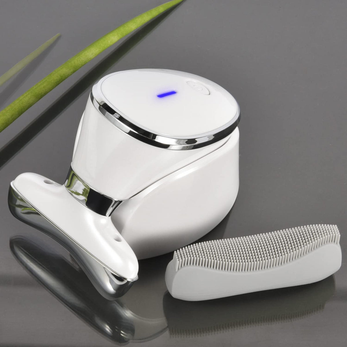 美顔器 EMS美顔器 電動洗顔ブラシ EMS 超音波 T字型美顔器 クレンジング 泡立て洗顔ブラシ コードレス 防滴 IPX5 電動 かっさ カッサ 温熱プレート 高速振動 デコルテ おでこ 目尻 首 デコルテ スキンケア 素肌ケア 多機能美顔器 送料無料
