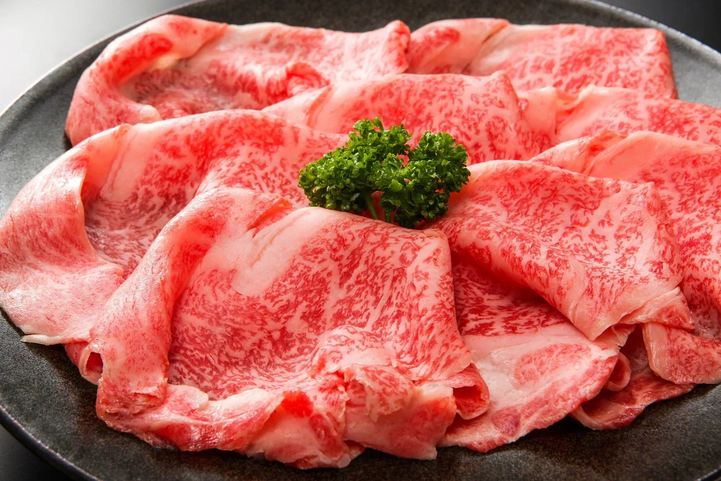 艶さし！佐賀牛肩ロースしゃぶしゃぶすき焼き用　500ｇ/A4～A5ランク保障！　黒毛和牛　佐賀牛 Ａ５　ギフト 送料無料 牛肉　贈答用 お中元 お歳暮　すきやき　焼肉　しゃぶしゃぶ お取り寄せ お取り寄せグルメ 父の日　母の日
