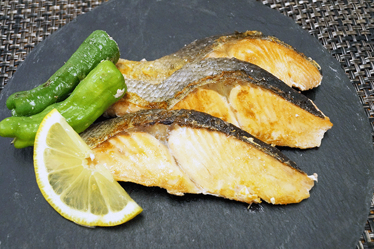 【ゲリラセール】【無塩・無添加】山盛り1kg 秋鮭“骨取り”切身 500g x 2パックセット サケ さけ おかず お弁当 おつまみ お歳暮