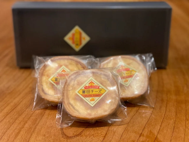 パティシエが作る富田チーズ