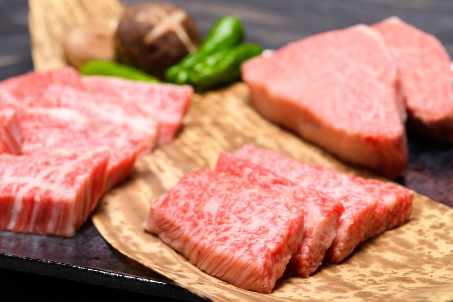 訳あり激安[1kg]艶さし!佐賀牛焼肉切り落とし　1ｋｇ（500ｇ×2Ｐ）牛肉 ギフト 送料無料 佐賀牛　業務用 冷凍 焼肉　和牛　お手軽 お取り寄せ お取り寄せグルメ 北海道と沖縄を除き 【送料無料】