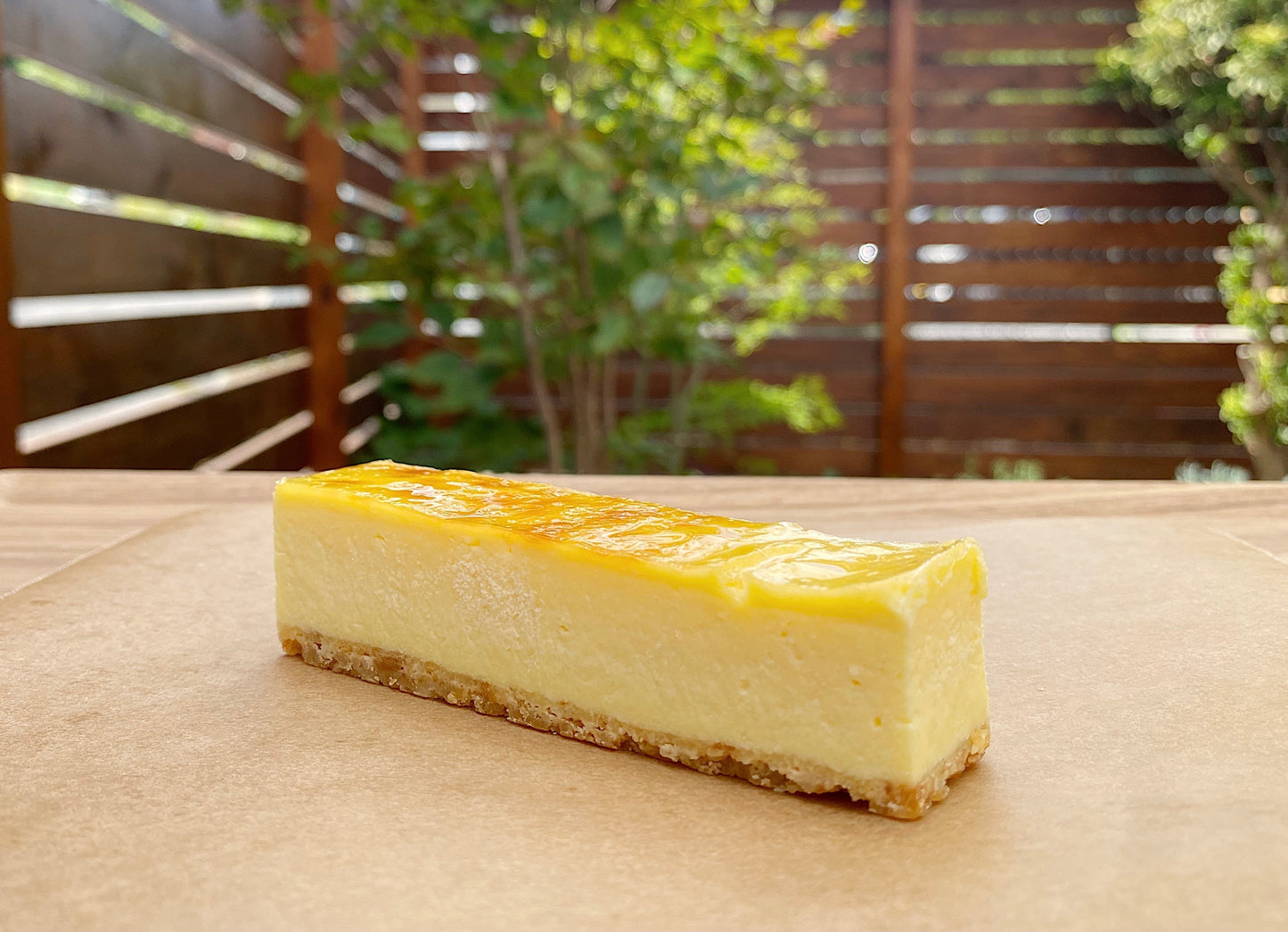 【3人シェア買いでお得】クリームボックス(10個)＆RETOWAフローズンチーズケーキ6本(3種類)セット * お土産 菓子パン 福島(クール便)