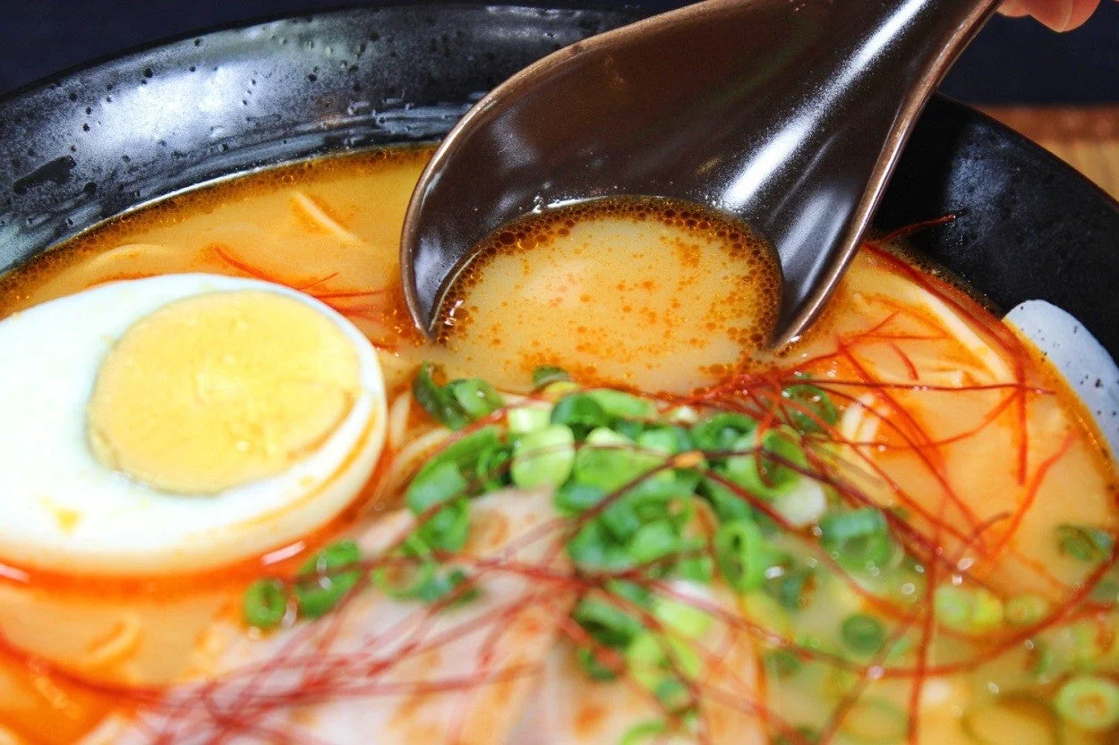 【100円シェア買い】とんからラーメン2人前 人気の豚骨ラーメン 旨辛の辛味噌入り 濃厚豚骨系 本場九州 お試しセット ご当地 メール便 保存食 非常食 まとめ買い お取り寄せ【ご新規さんとシェア買い】