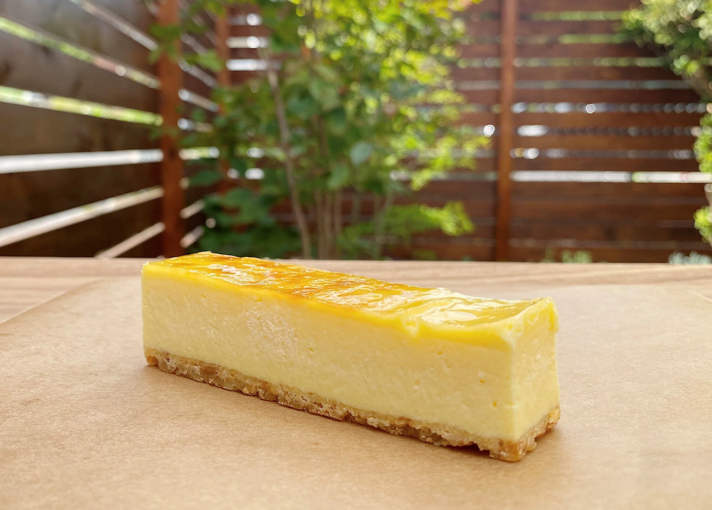 クリームボックス(10個)＆RETOWAフローズンチーズケーキ6本(3種類)セット * お土産 菓子パン 福島(クール便)