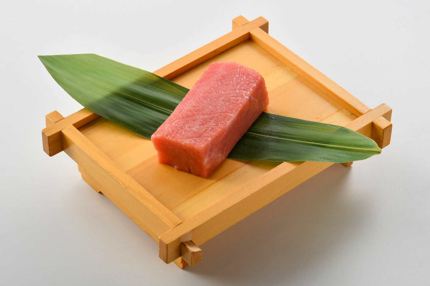 生本マグロ中トロ（柵どり）５００ｇ