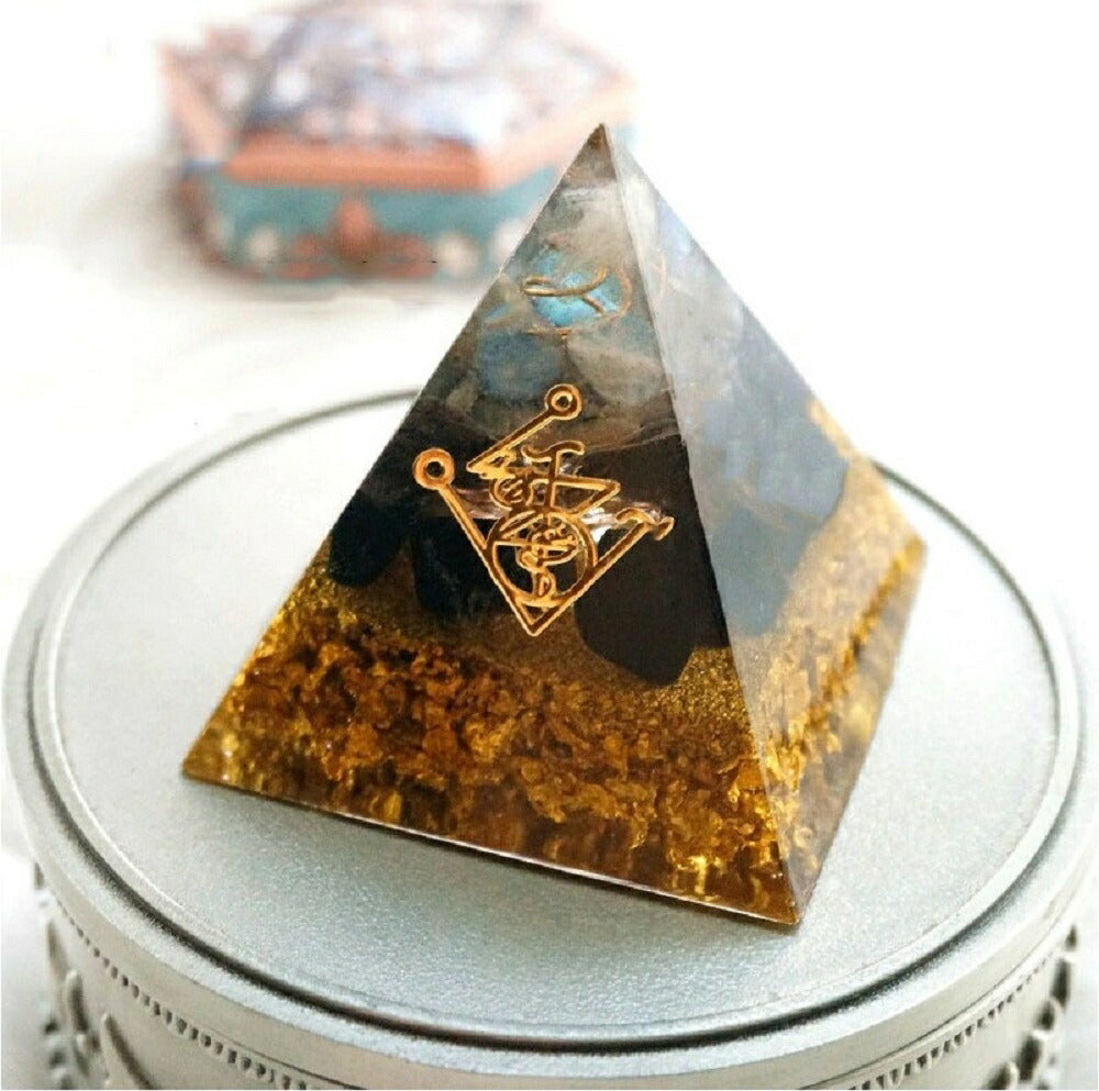 置物 オルゴナイト エジプト ストーン チャクラ 幸運 パワー 石 コイル 金箔 有機物 無機物 ピラミッド 三角形 樹脂 パワ−ストーン  癒し 浄化 パワースポット マイナスイオン スピリチュアル 開運 癒し インテリア 玄関 リビング お守り
