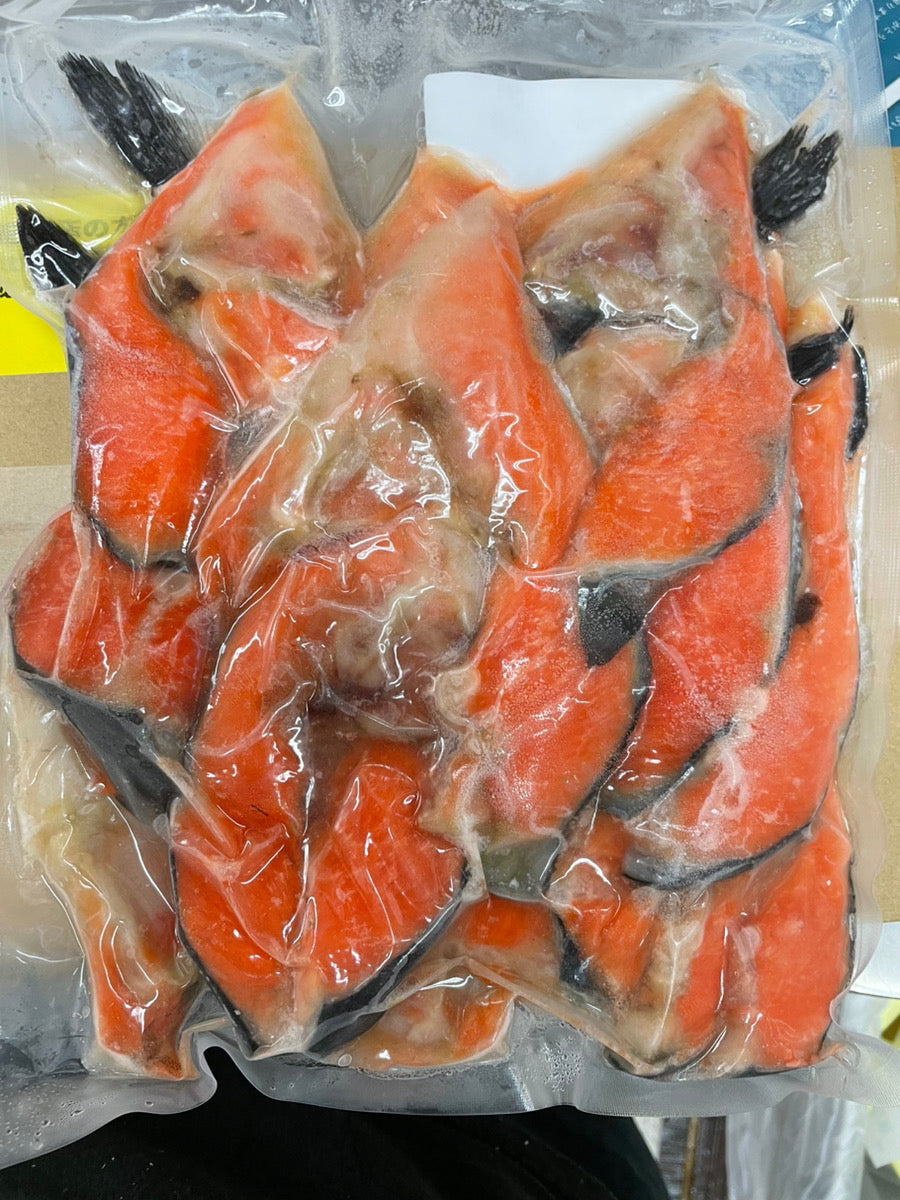 【超得ハイパーSALE】数量限定【今だけ1kg増量！合計2kg】定塩銀鮭カマ| 鮭 塩鮭 送料無料 朝食 弁当 カマ お得用 SALE