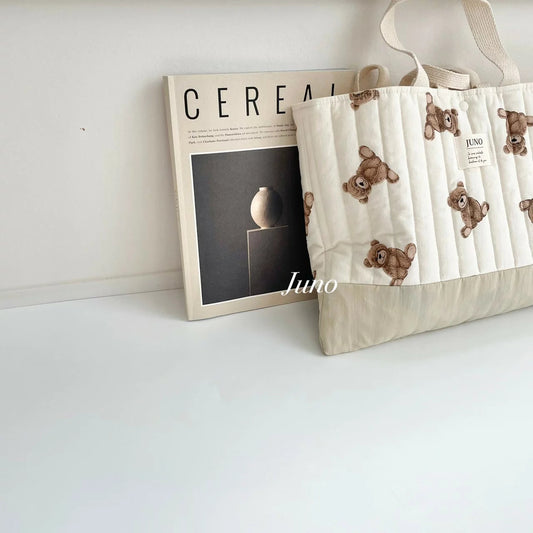 【即納】韓国子供服 ベビー服  Juno original bear quilting lesson bag (bear3) 21SS レッスンバッグ　サブバッグ　おけいこバッグ　スクールバッグ　保育園　スクールグッズ　キルティング　くま柄