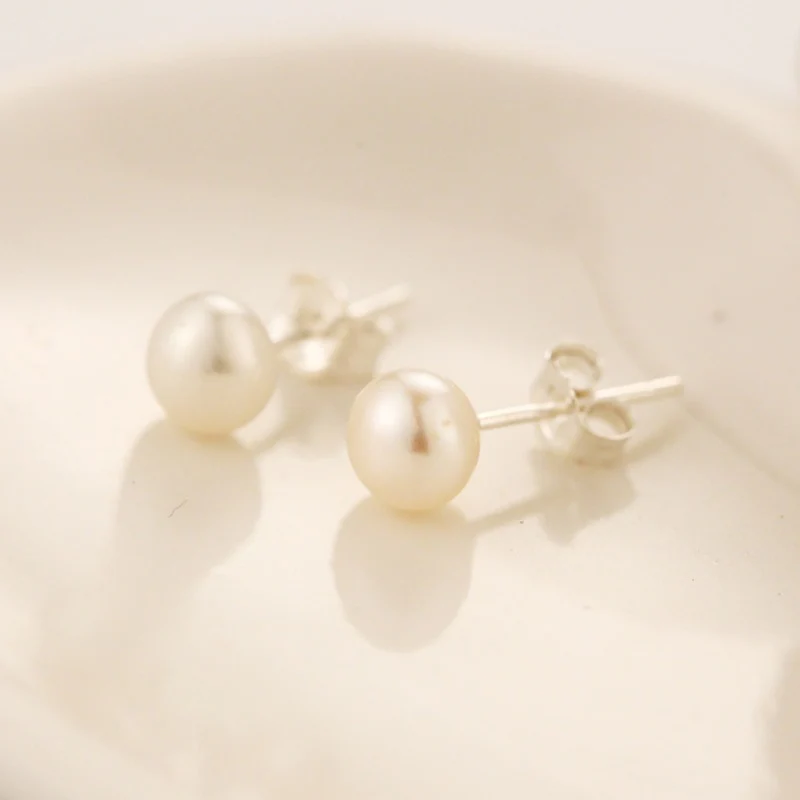 パールピアス1点＋プレゼント1点　合計2点入 開店記念SALE    母の日 プレゼント 女性 彼女 セールお徳プレゼント　アクセサリー メンズ レディース 天然パール ピアス 真珠 金属アレルギー対応