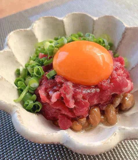 馬刺し 赤身ユッケ 250g(50g×5p) 馬肉専門店 菅乃屋 熊本直送【ゲリラセール】
